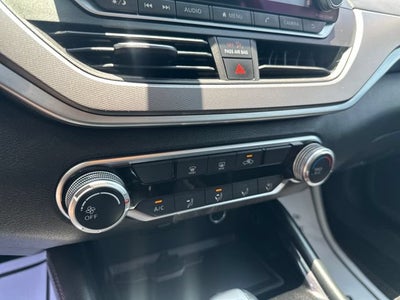 2023 Nissan Altima SR FWD