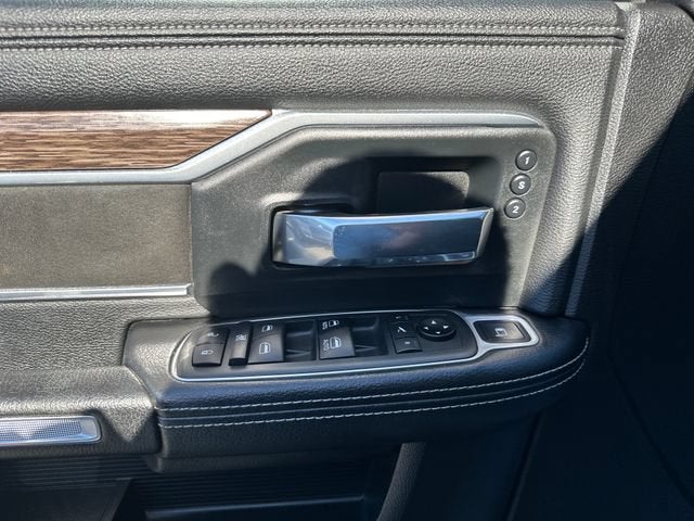 2019 RAM 2500 Laramie Crew Cab 4x4 6'4" Box