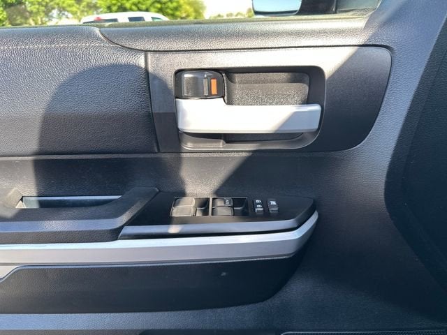 2017 Toyota Tundra 4WD SR5